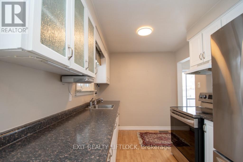 990 St Paul's Street, Peterborough (Northcrest Ward 5), Ontario  K9H 6J6 - Photo 11 - X12798246