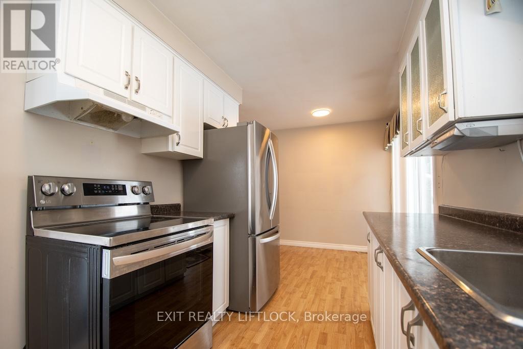 990 St Paul's Street, Peterborough (Northcrest Ward 5), Ontario  K9H 6J6 - Photo 13 - X12798246