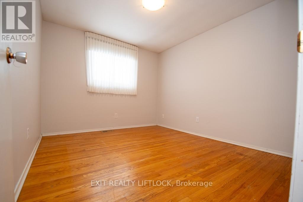 990 St Paul's Street, Peterborough (Northcrest Ward 5), Ontario  K9H 6J6 - Photo 14 - X12798246