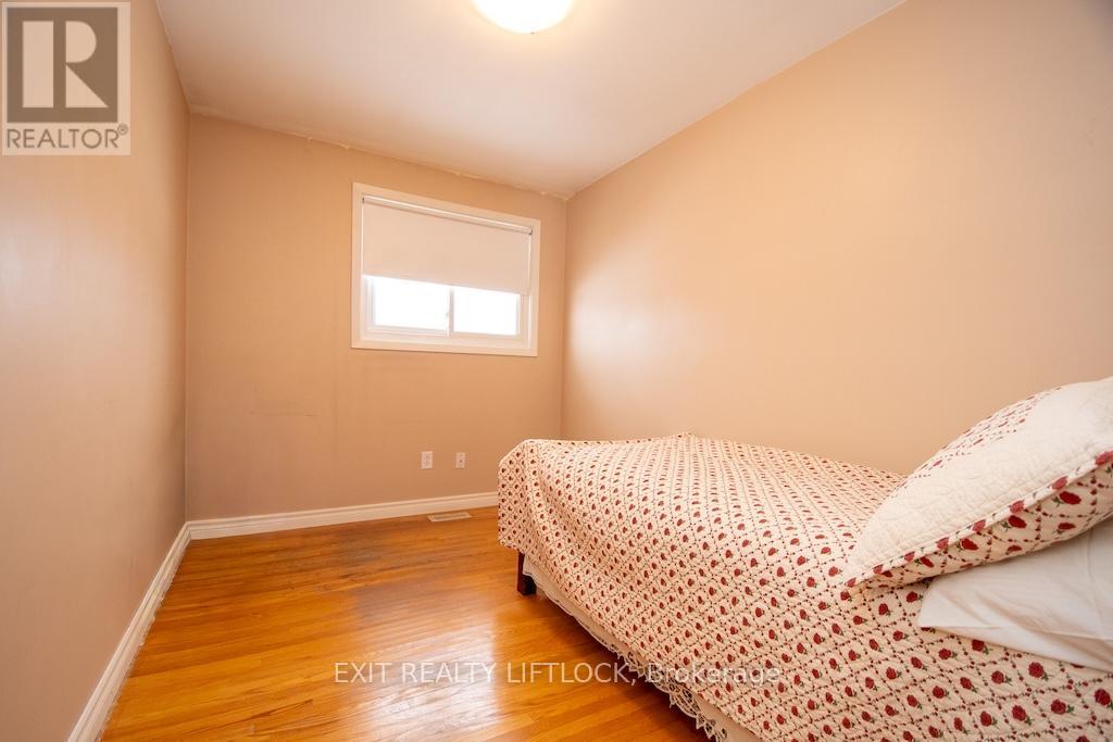 990 St Paul's Street, Peterborough (Northcrest Ward 5), Ontario  K9H 6J6 - Photo 16 - X12798246