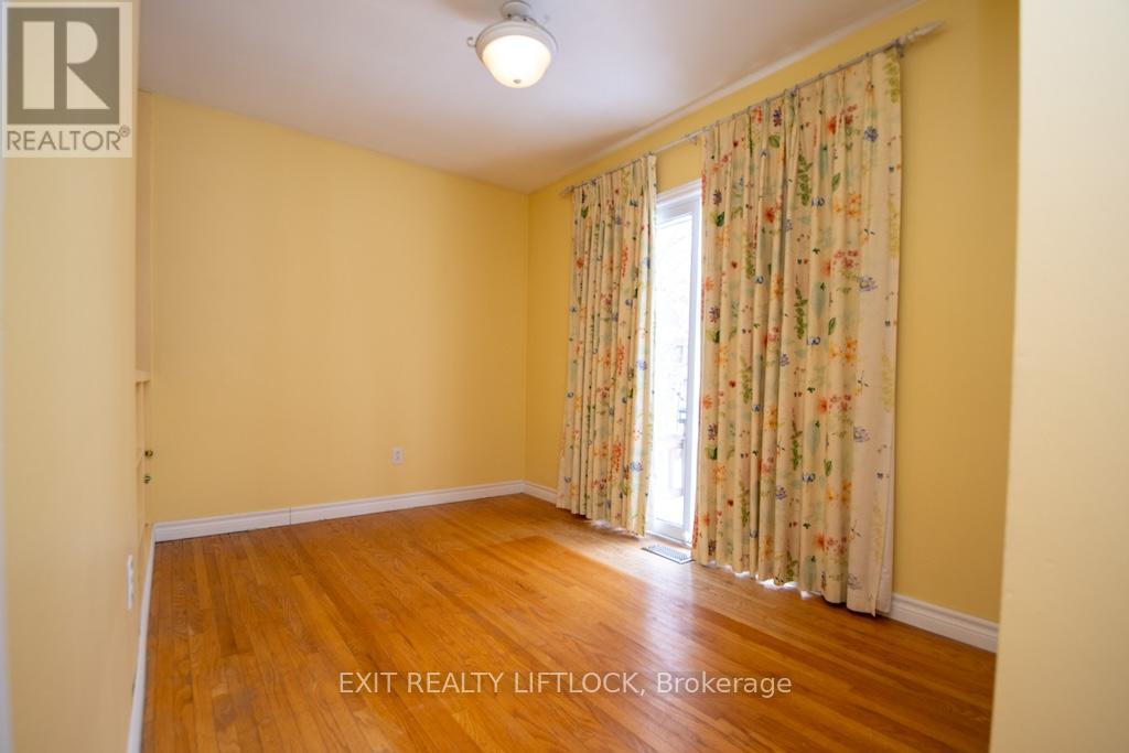990 St Paul's Street, Peterborough (Northcrest Ward 5), Ontario  K9H 6J6 - Photo 18 - X12798246
