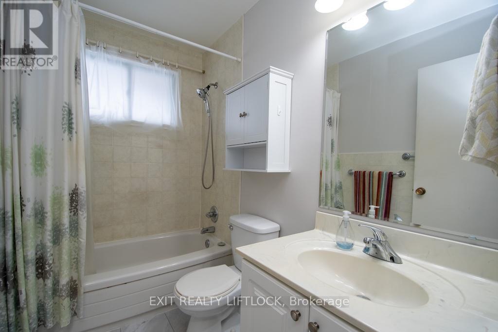 990 St Paul's Street, Peterborough (Northcrest Ward 5), Ontario  K9H 6J6 - Photo 22 - X12798246