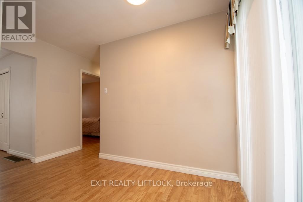 990 St Paul's Street, Peterborough (Northcrest Ward 5), Ontario  K9H 6J6 - Photo 9 - X12798246