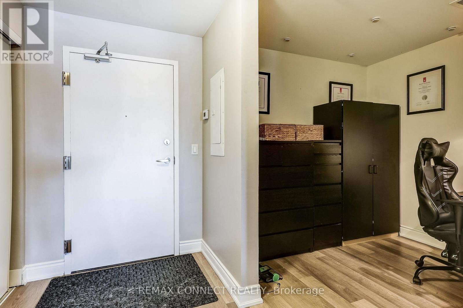 420 - 21 Brookhouse Drive, Clarington (Newcastle), Ontario  L1B 0B4 - Photo 4 - E12798292