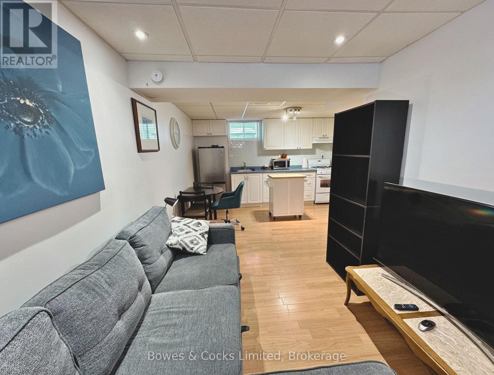 350 Braidwood Avenue, Peterborough (Otonabee Ward 1), Ontario  K9J 1V6 - Photo 10 - X12798902