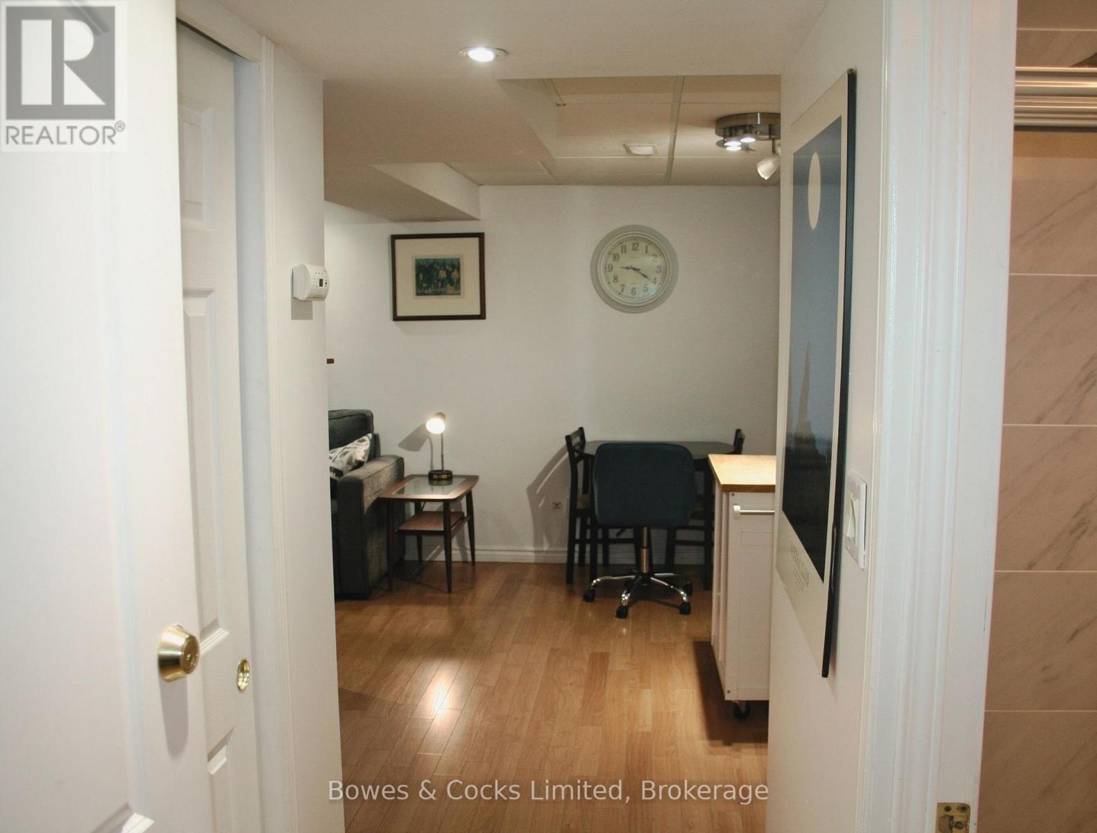 350 Braidwood Avenue, Peterborough (Otonabee Ward 1), Ontario  K9J 1V6 - Photo 3 - X12798902