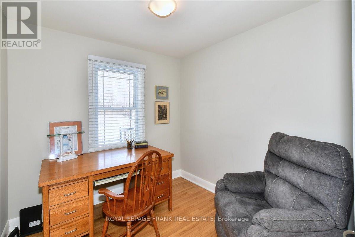 1369 Armstrong Drive, Peterborough (Town Ward 3), Ontario  K9J 6G4 - Photo 14 - X12799270