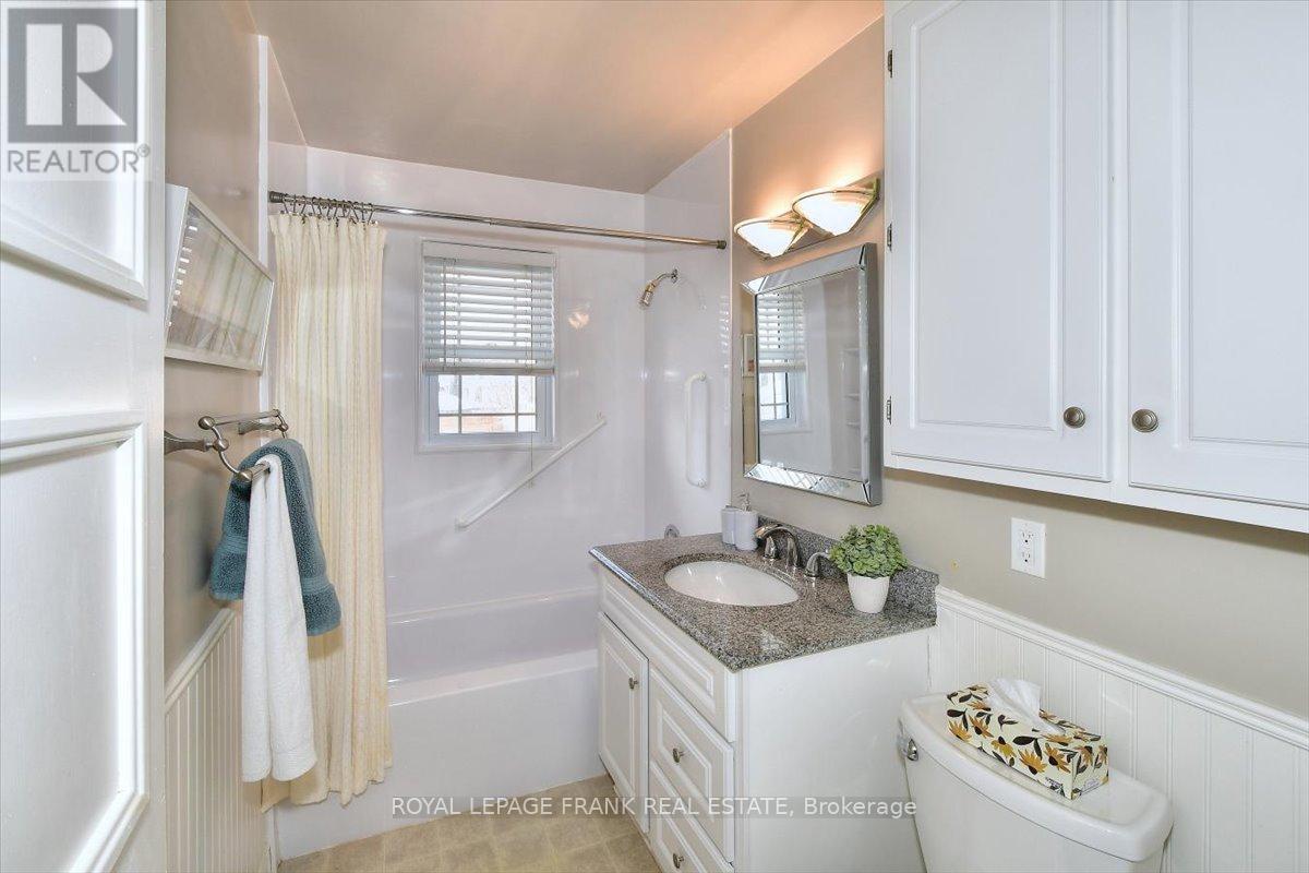 1369 Armstrong Drive, Peterborough (Town Ward 3), Ontario  K9J 6G4 - Photo 15 - X12799270