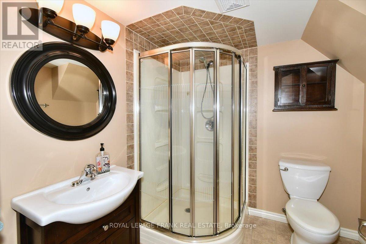 1369 Armstrong Drive, Peterborough (Town Ward 3), Ontario  K9J 6G4 - Photo 20 - X12799270