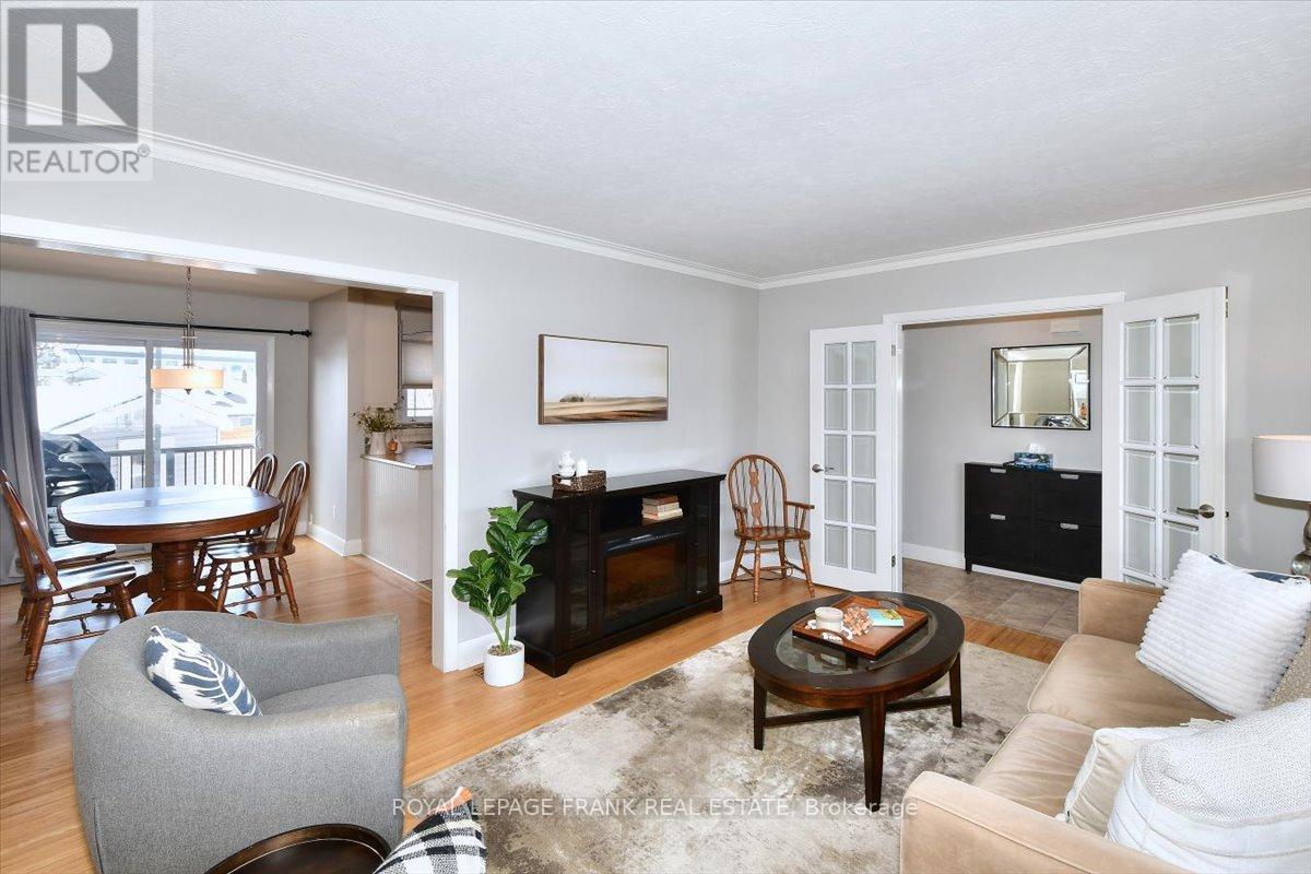 1369 Armstrong Drive, Peterborough (Town Ward 3), Ontario  K9J 6G4 - Photo 5 - X12799270