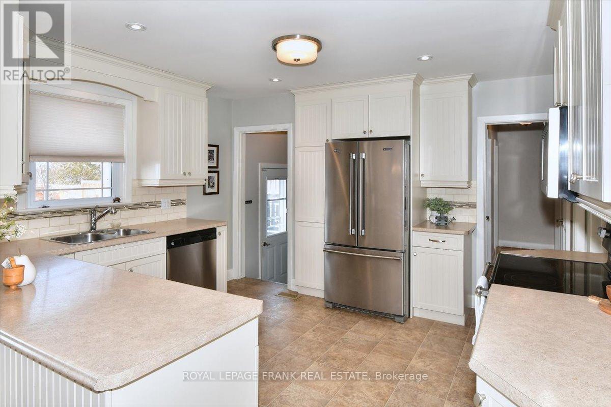 1369 Armstrong Drive, Peterborough (Town Ward 3), Ontario  K9J 6G4 - Photo 6 - X12799270