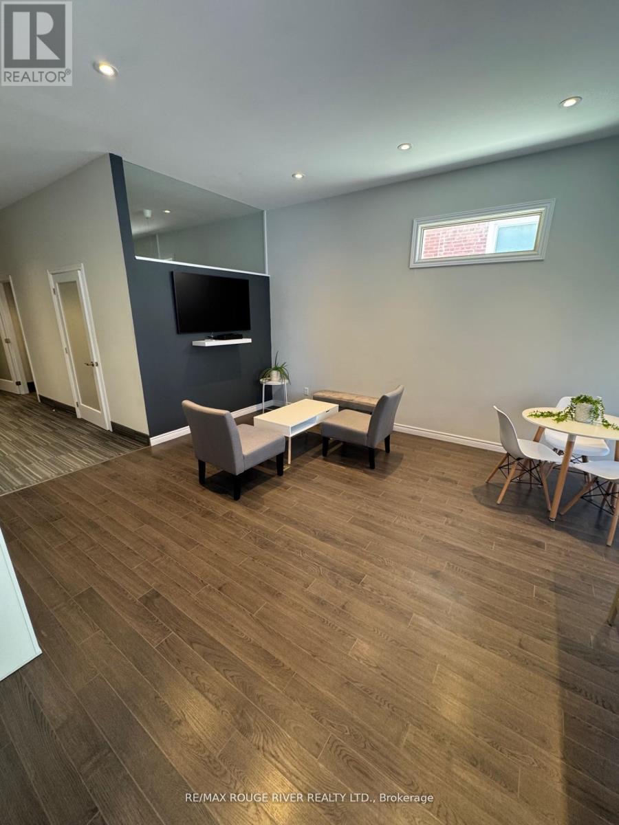 269 Charlotte Street, Peterborough (Town Ward 3), Ontario  K9J 2V3 - Photo 4 - X12799540