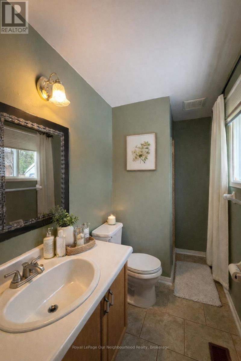 523 Laurie Avenue E, Peterborough (Ashburnham Ward 4), Ontario  K9L 1X8 - Photo 13 - X12799974