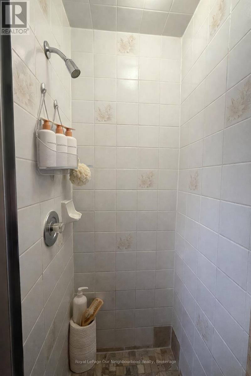 523 Laurie Avenue E, Peterborough (Ashburnham Ward 4), Ontario  K9L 1X8 - Photo 14 - X12799974