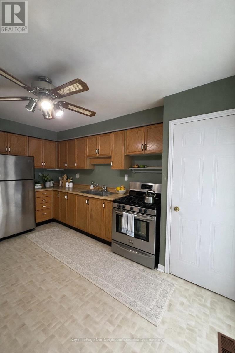 523 Laurie Avenue E, Peterborough (Ashburnham Ward 4), Ontario  K9L 1X8 - Photo 5 - X12799974