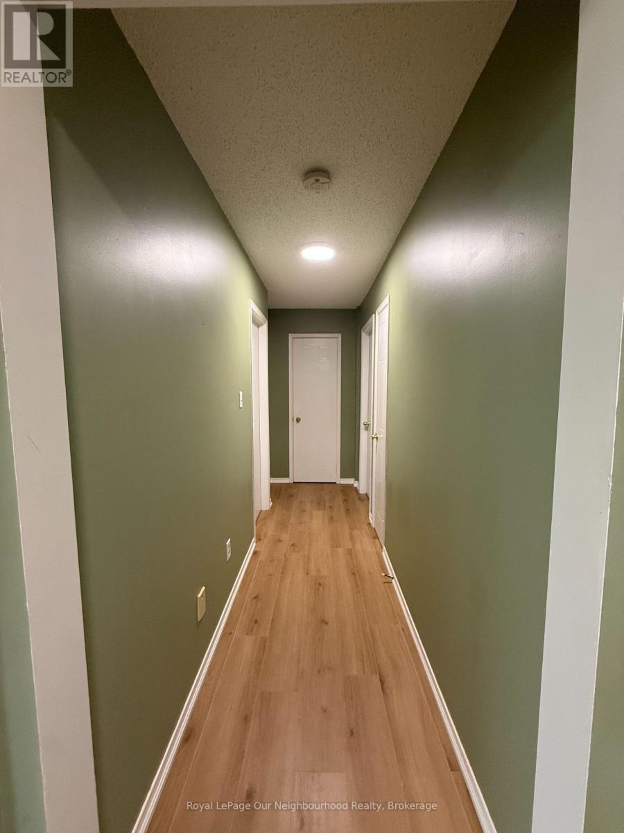 523 Laurie Avenue E, Peterborough (Ashburnham Ward 4), Ontario  K9L 1X8 - Photo 8 - X12799974