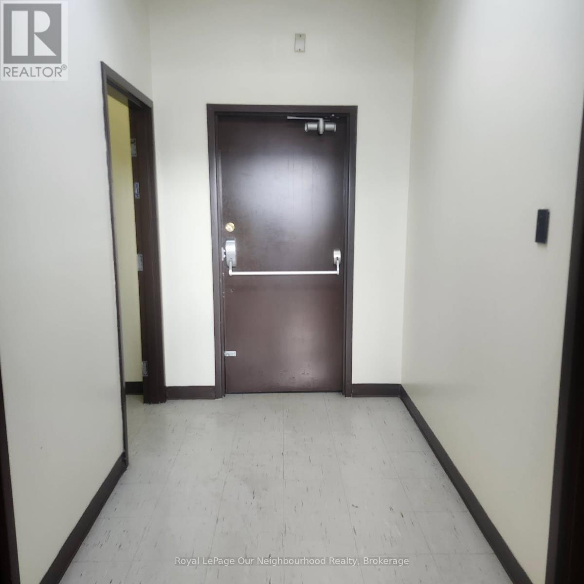 102 - 1135 Lansdowne Street W, Peterborough (Otonabee Ward 1), Ontario  K9J 7M2 - Photo 7 - X12800172