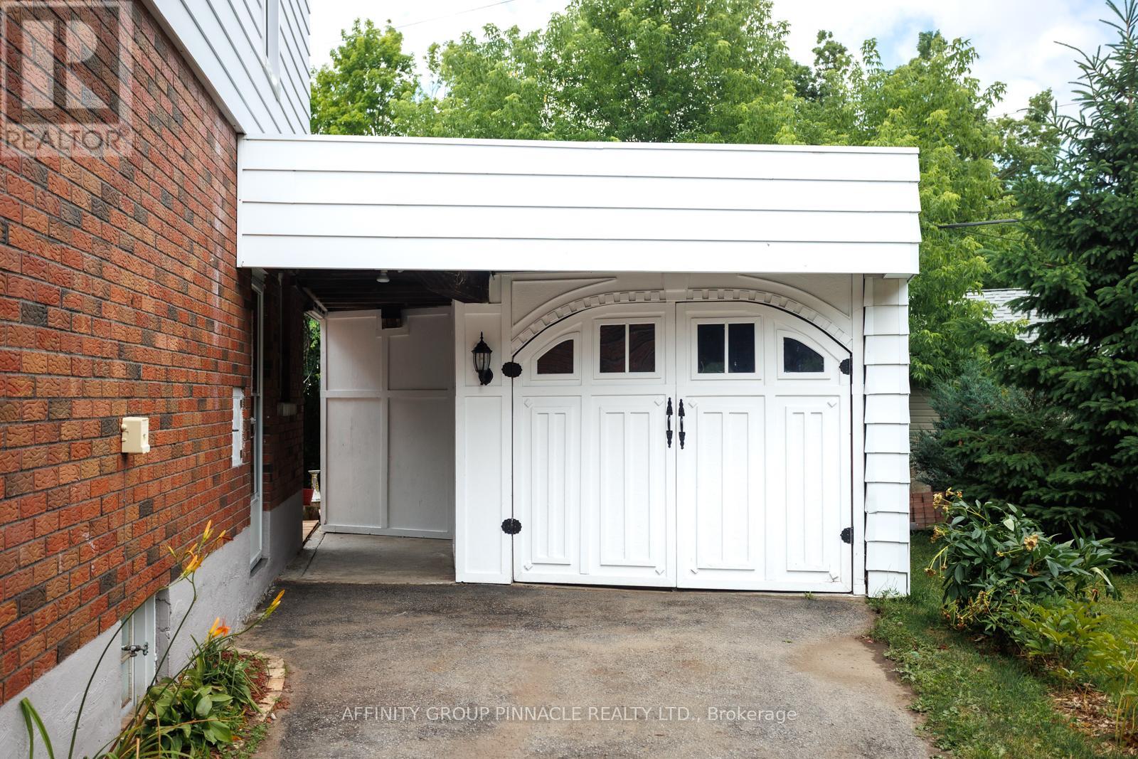 22 Sunset Court, Kawartha Lakes (Lindsay), Ontario  K9V 2S1 - Photo 38 - X12800246