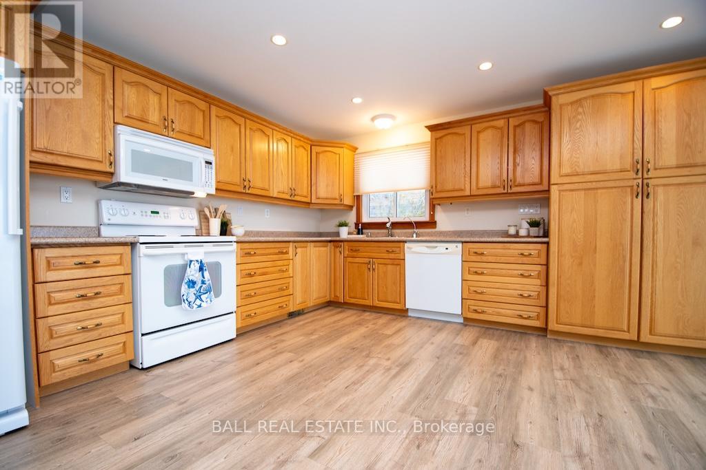 689 North Shore Drive E, Otonabee-South Monaghan, Ontario  K0L 1B0 - Photo 20 - X12801710