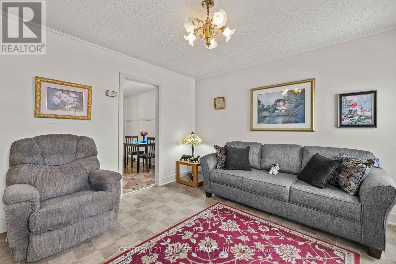 482 Wellington Street, Peterborough (Northcrest Ward 5), Ontario  K9H 5C5 - Photo 4 - X12801882