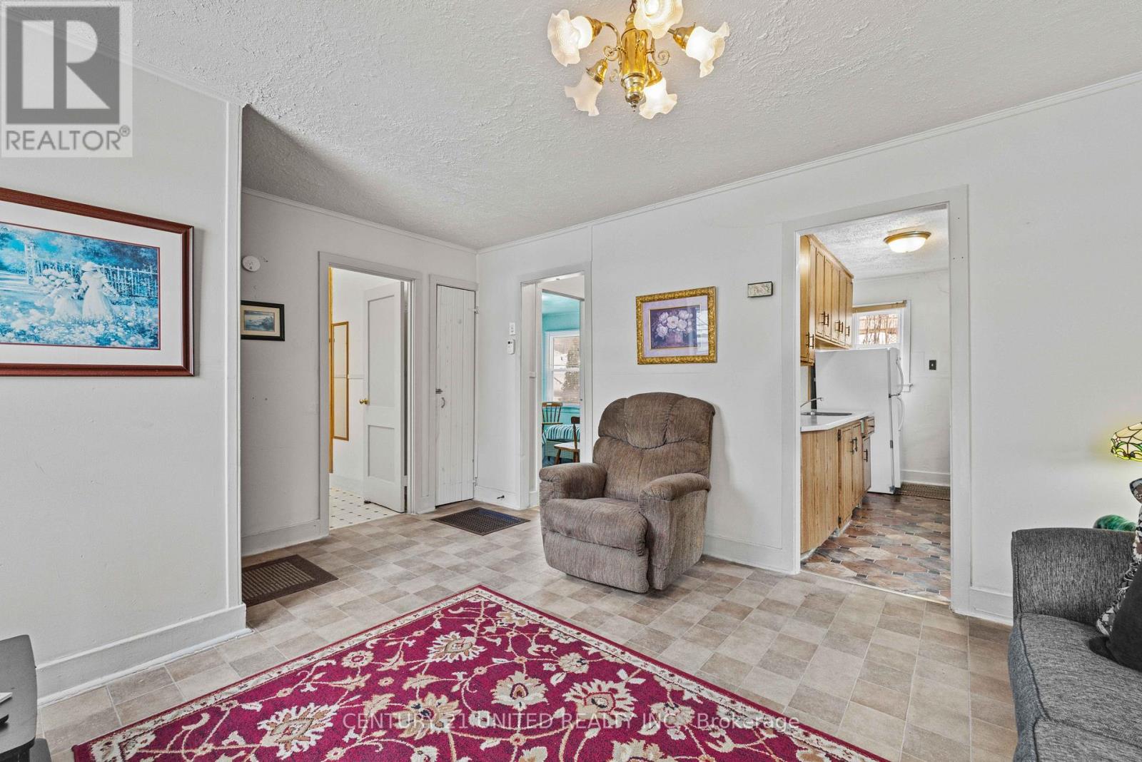 482 Wellington Street, Peterborough (Northcrest Ward 5), Ontario  K9H 5C5 - Photo 5 - X12801882