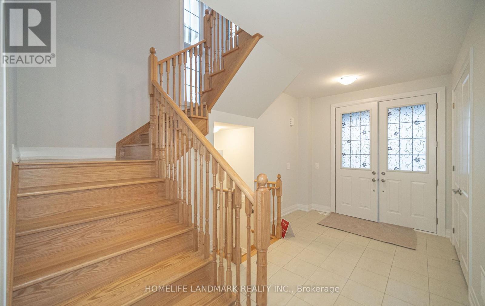 14 Mckay Avenue, Kawartha Lakes (Lindsay), Ontario  K9V 0R2 - Photo 2 - X12802430