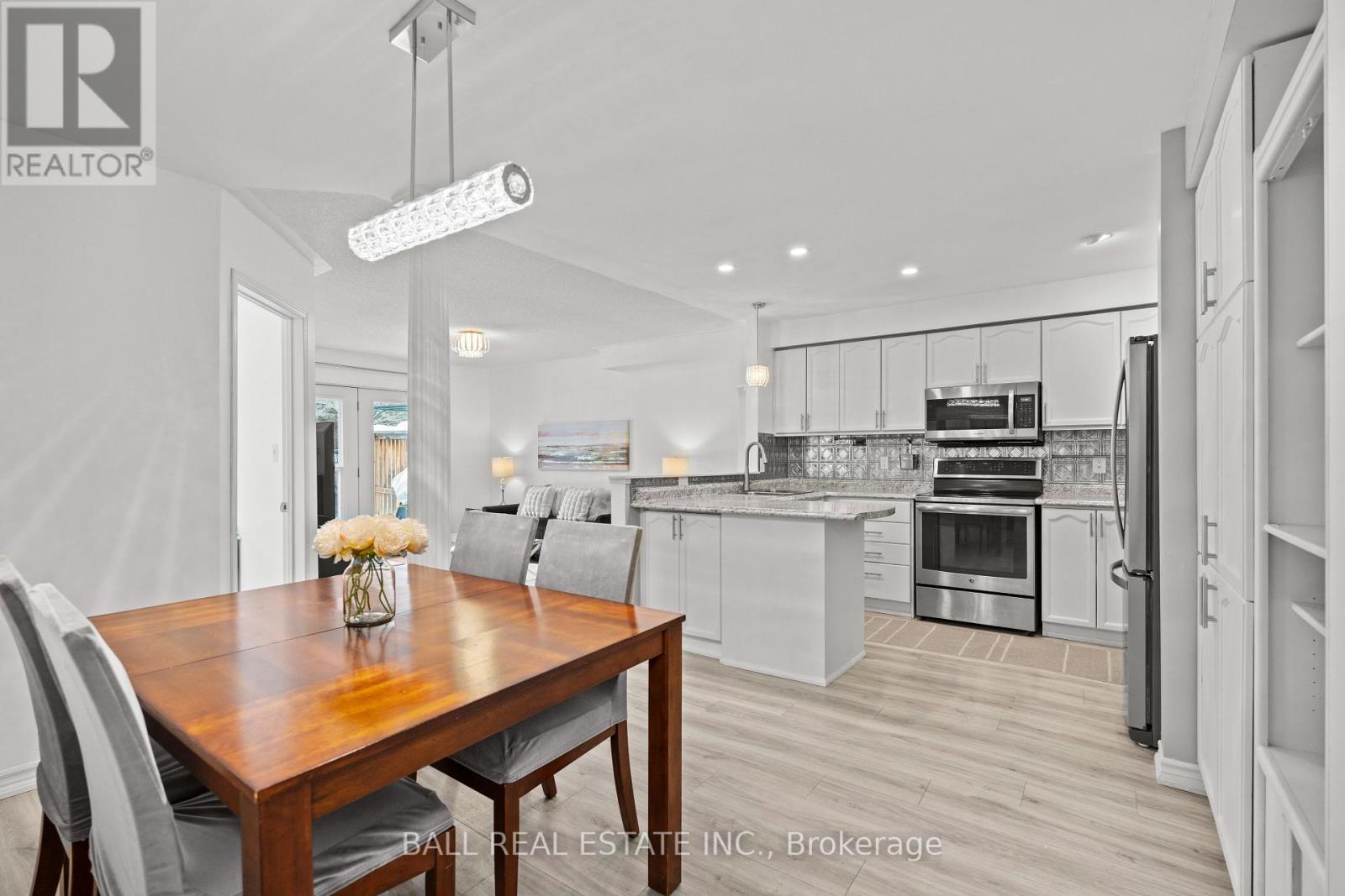 1263 Eagle Crescent, Peterborough (Monaghan Ward 2), Ontario  K9K 2K6 - Photo 6 - X12803230