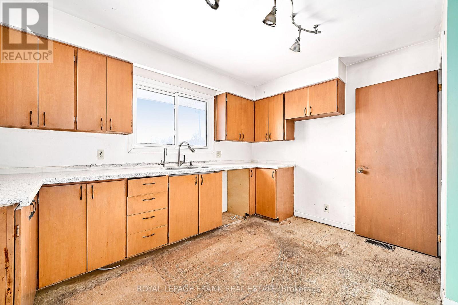 329 Beaver Road, Kawartha Lakes (Emily), Ontario  K0L 2W0 - Photo 9 - X12803844