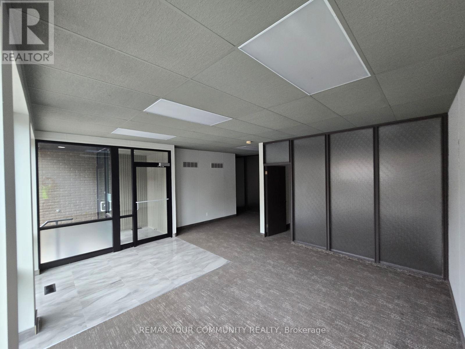 114 Simcoe Street, Peterborough (Town Ward 3), Ontario  K9H 2H4 - Photo 7 - X12803824