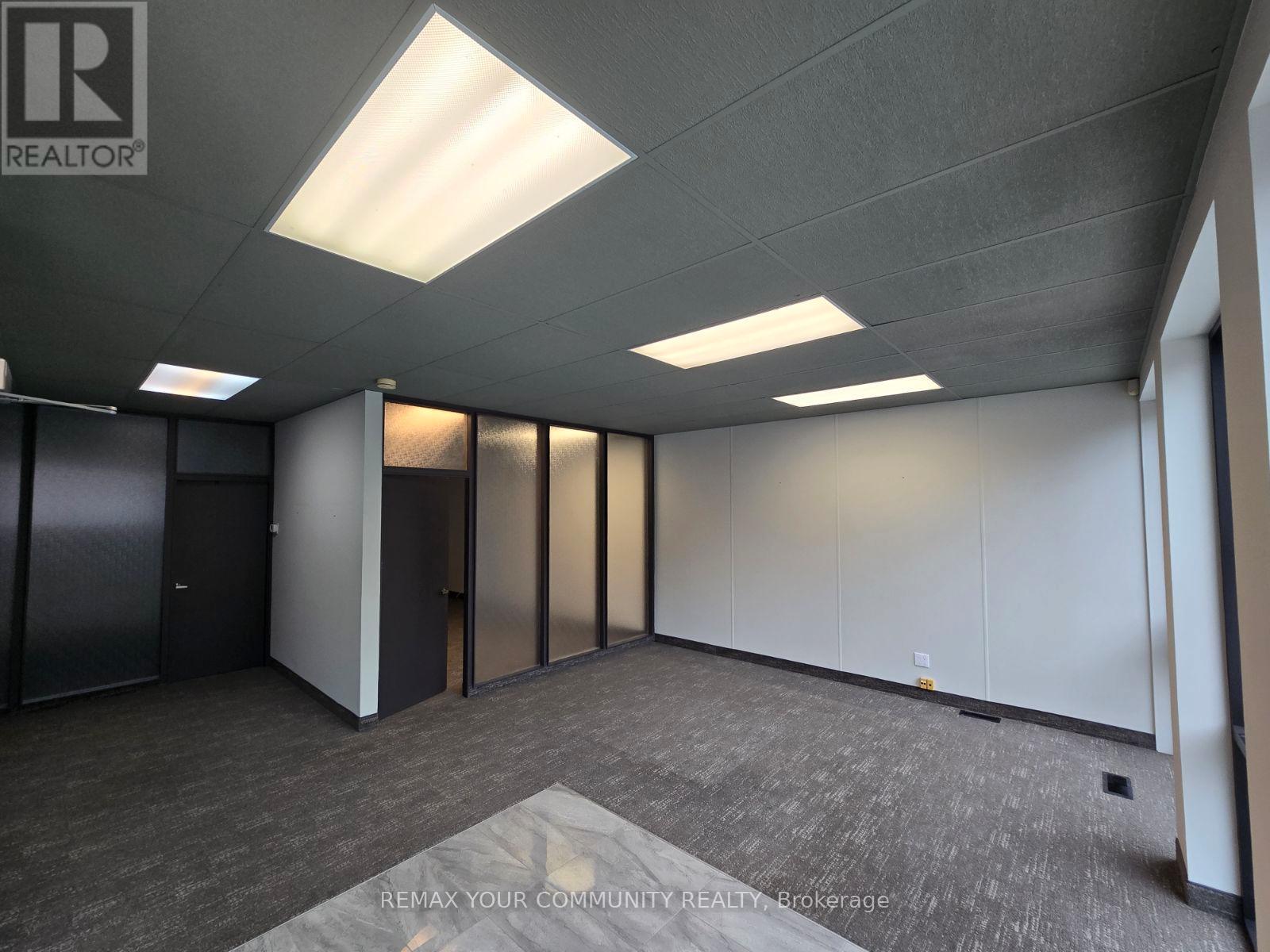 114 Simcoe Street, Peterborough (Town Ward 3), Ontario  K9H 2H4 - Photo 8 - X12803824