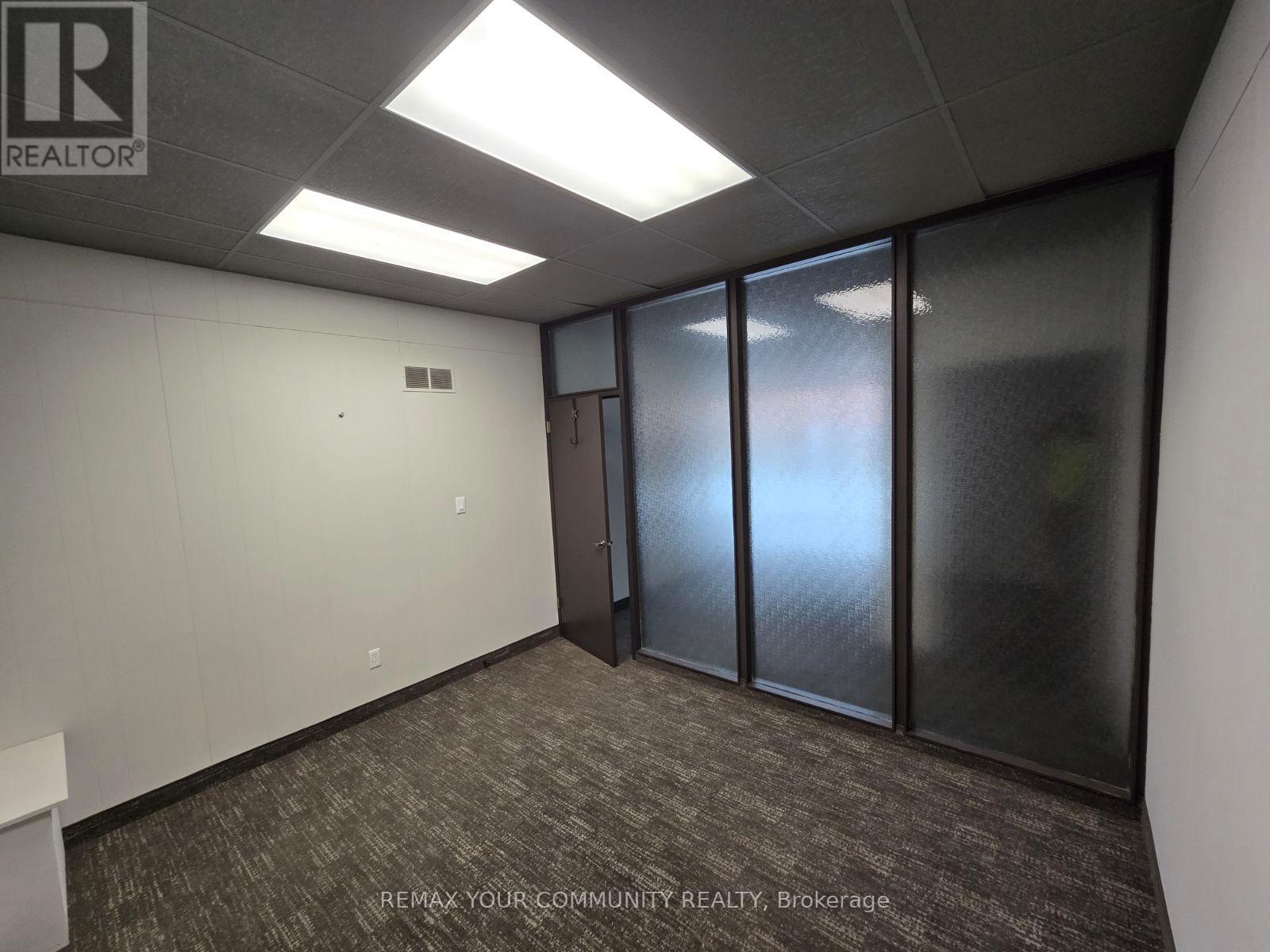 114 Simcoe Street, Peterborough (Town Ward 3), Ontario  K9H 2H4 - Photo 6 - X12803830