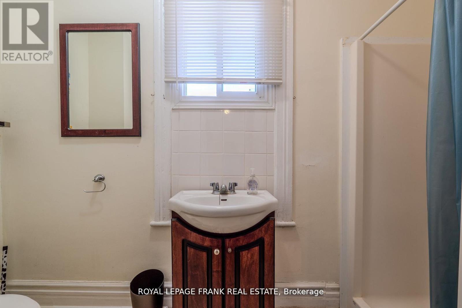 87 Durham Street W, Kawartha Lakes (Lindsay), Ontario  K9V 2P8 - Photo 11 - X12804674