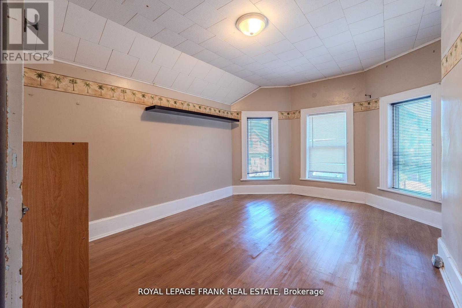 87 Durham Street W, Kawartha Lakes (Lindsay), Ontario  K9V 2P8 - Photo 12 - X12804674