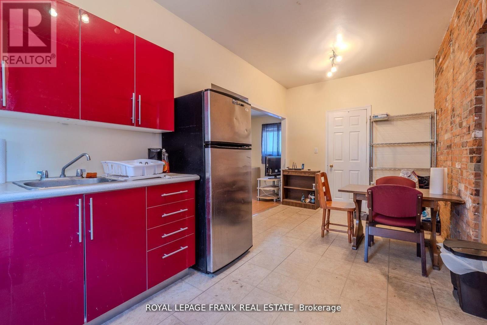 87 Durham Street W, Kawartha Lakes (Lindsay), Ontario  K9V 2P8 - Photo 18 - X12804674