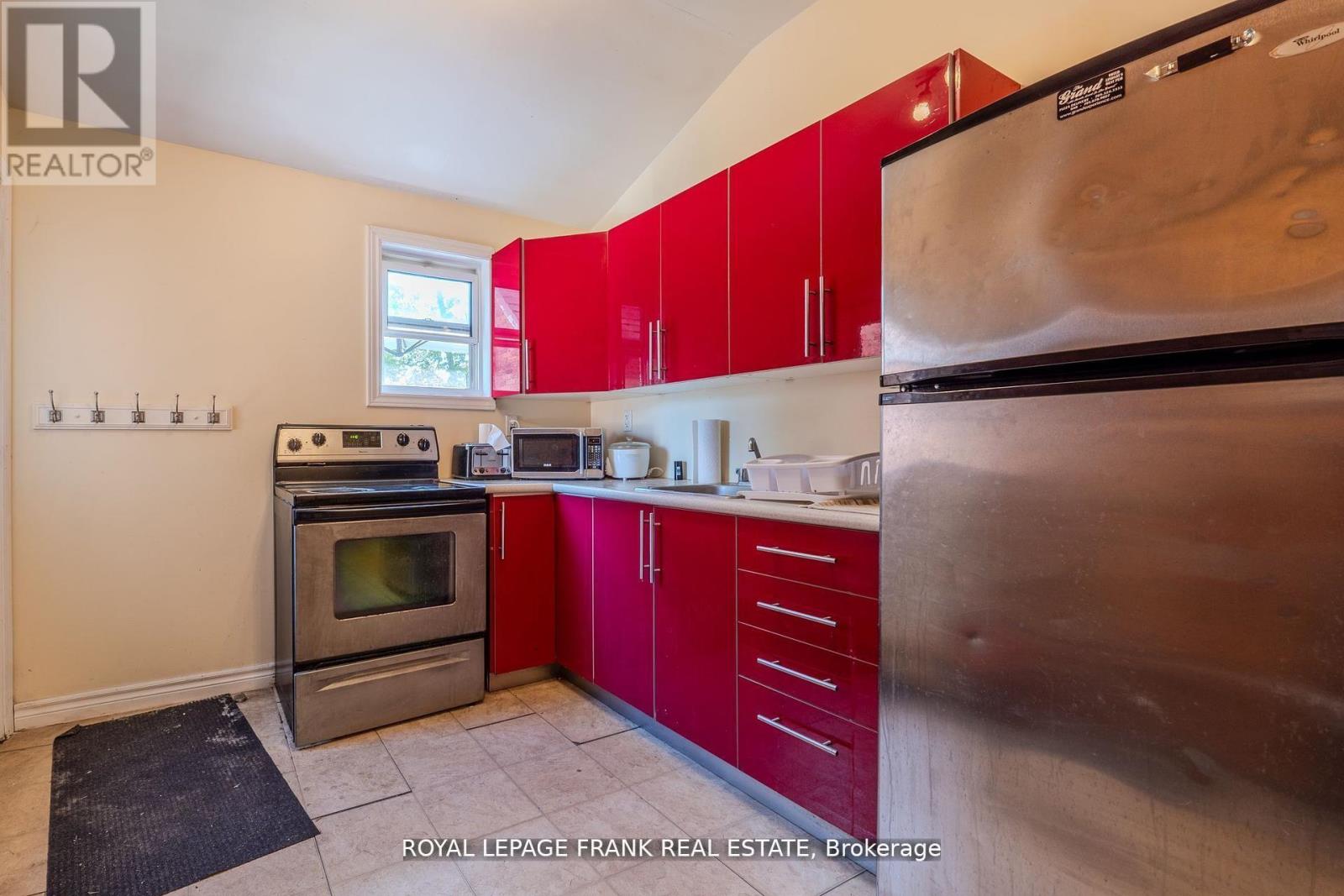 87 Durham Street W, Kawartha Lakes (Lindsay), Ontario  K9V 2P8 - Photo 19 - X12804674