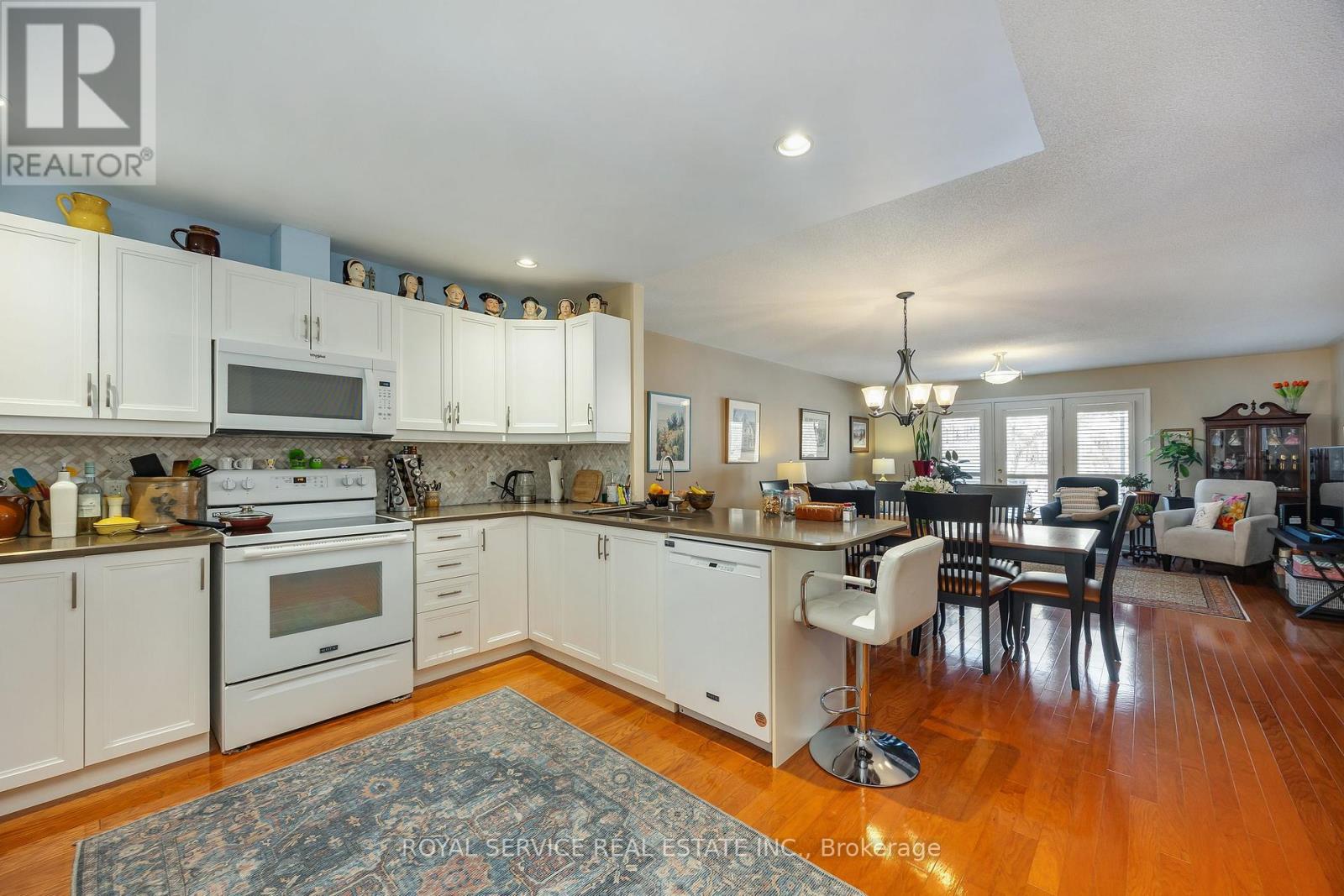 6 - 877 Wentworth Street, Peterborough (Otonabee Ward 1), Ontario  K9J 8R7 - Photo 10 - X12804840