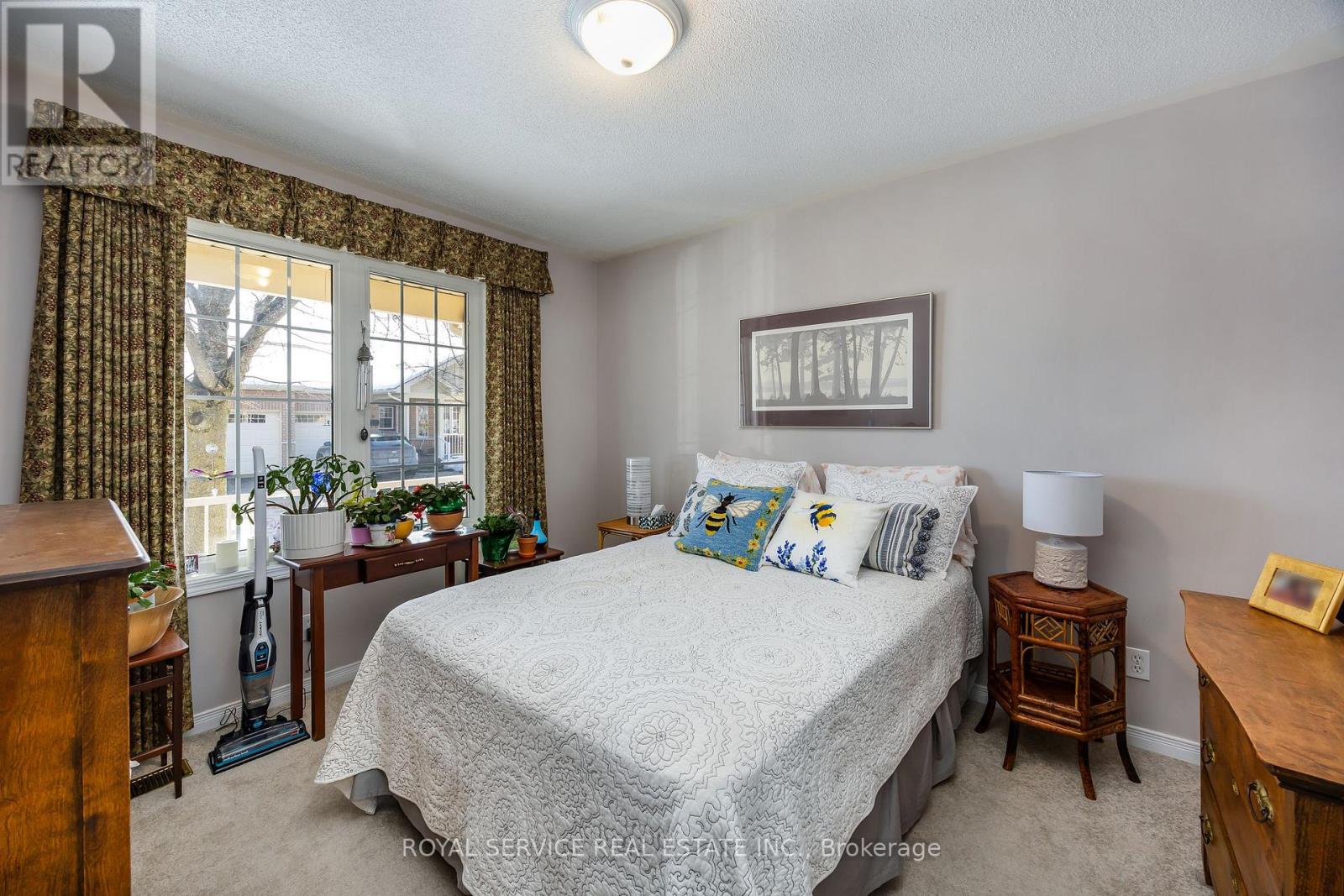 6 - 877 Wentworth Street, Peterborough (Otonabee Ward 1), Ontario  K9J 8R7 - Photo 6 - X12804840