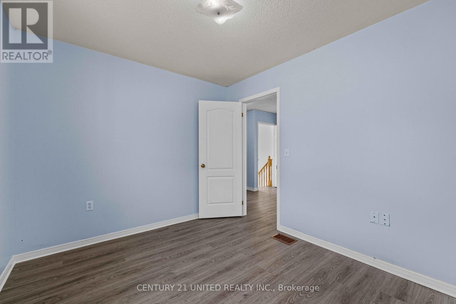 608 Clancy Crescent, Peterborough (Otonabee Ward 1), Ontario  K9K 2S2 - Photo 13 - X12805684