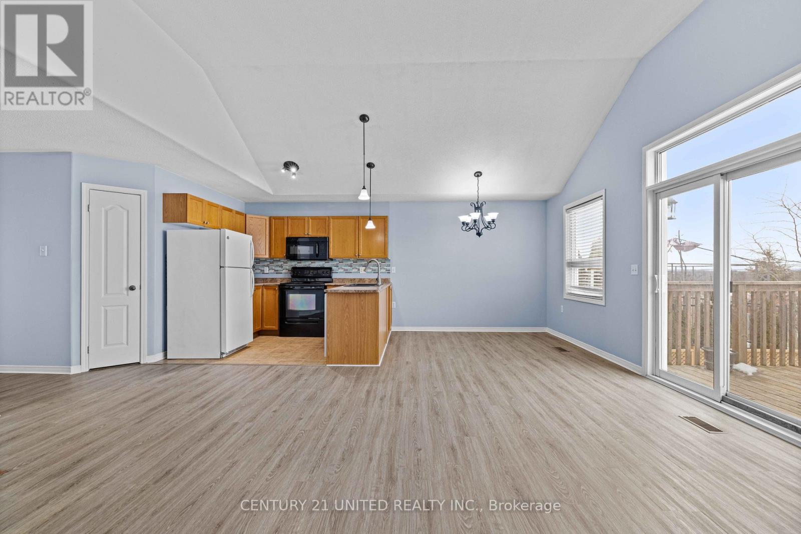 608 Clancy Crescent, Peterborough (Otonabee Ward 1), Ontario  K9K 2S2 - Photo 2 - X12805684