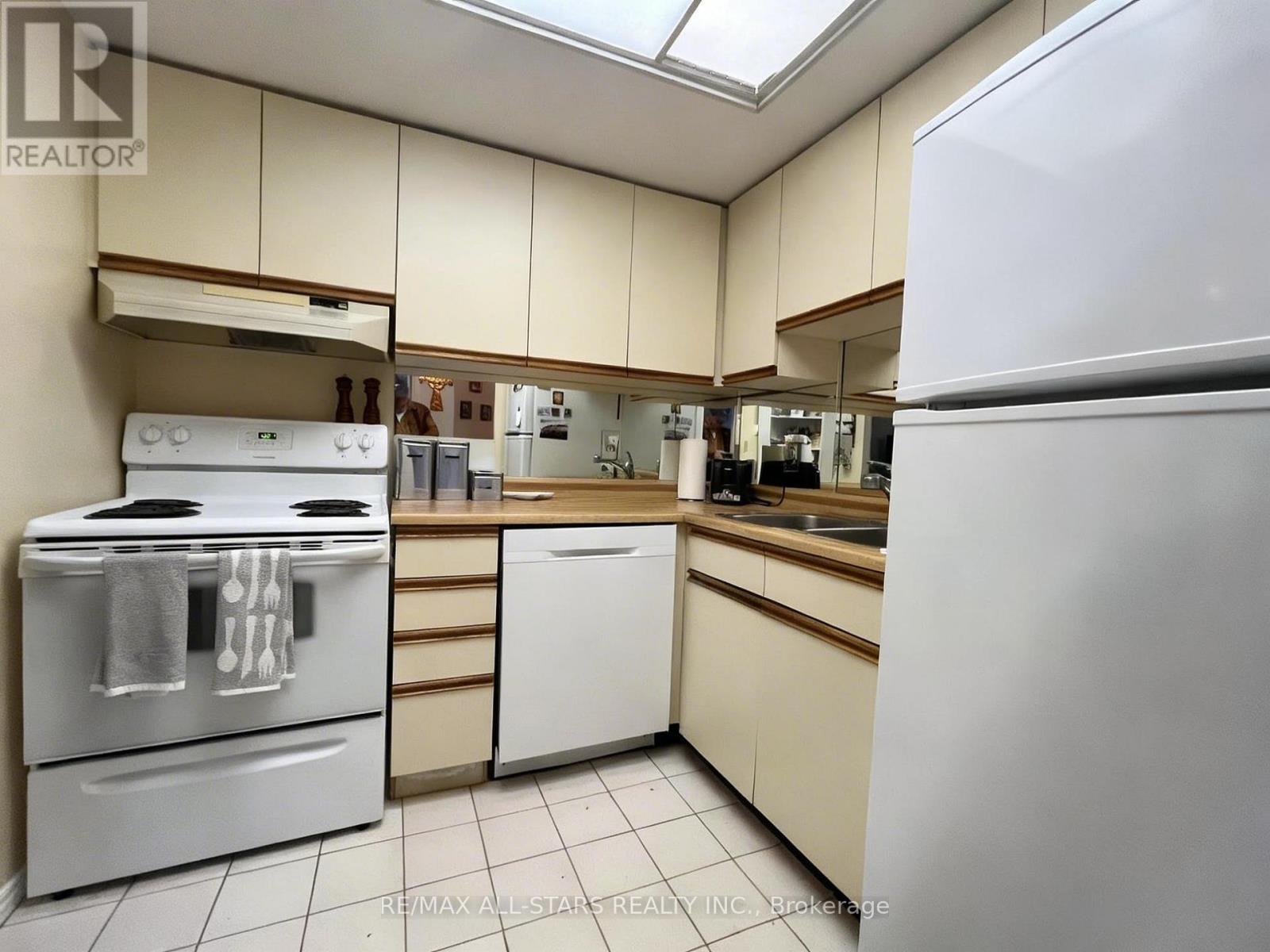 103 - 2 Heritage Way, Kawartha Lakes (Lindsay), Ontario  K9V 5P5 - Photo 6 - X12805964