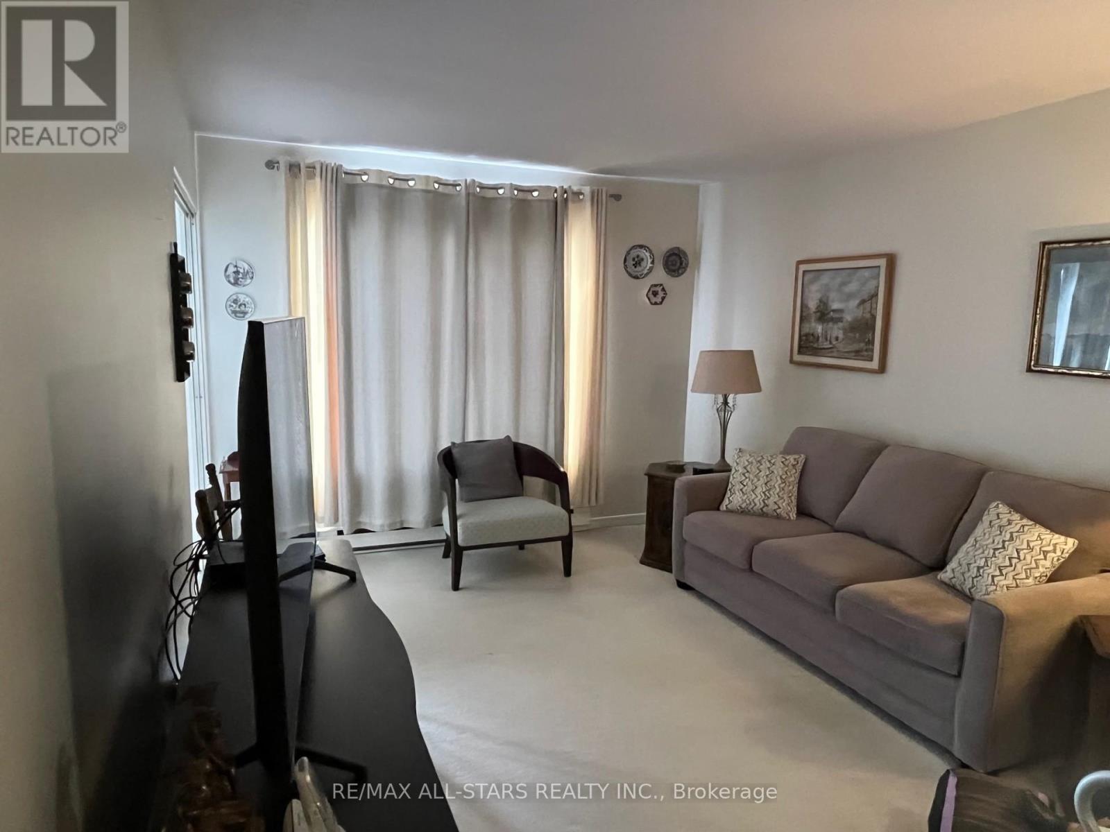 103 - 2 Heritage Way, Kawartha Lakes (Lindsay), Ontario  K9V 5P5 - Photo 8 - X12805964