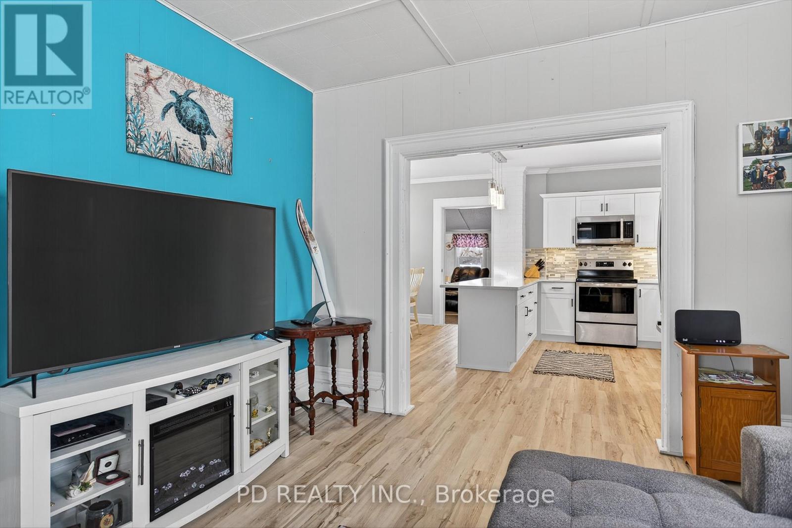 49 Sturgeon Road N, Kawartha Lakes (Omemee), Ontario  K0L 2W0 - Photo 11 - X12806420