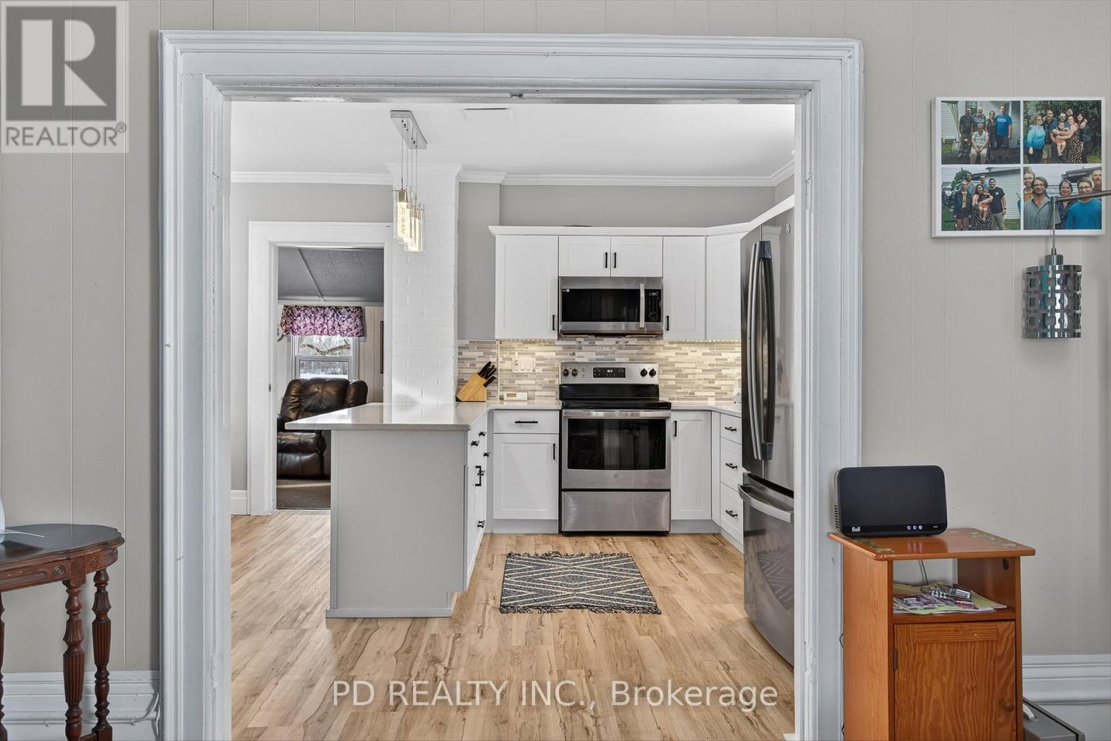 49 Sturgeon Road N, Kawartha Lakes (Omemee), Ontario  K0L 2W0 - Photo 12 - X12806420