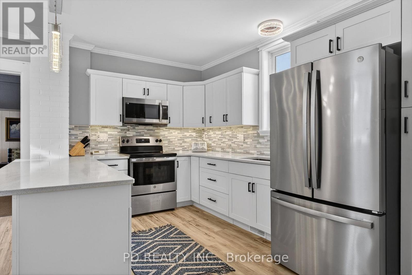 49 Sturgeon Road N, Kawartha Lakes (Omemee), Ontario  K0L 2W0 - Photo 13 - X12806420