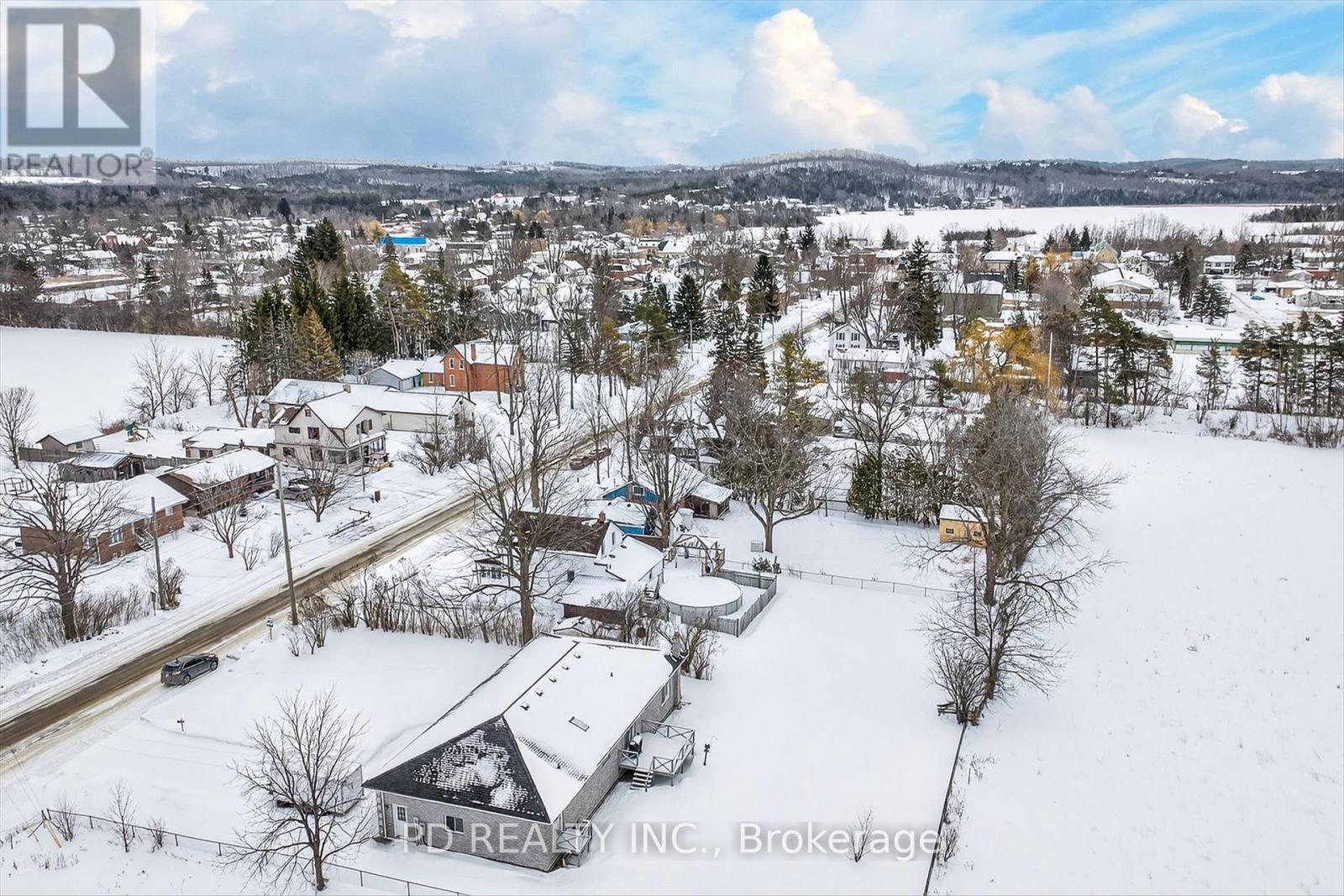 49 Sturgeon Road N, Kawartha Lakes (Omemee), Ontario  K0L 2W0 - Photo 48 - X12806420