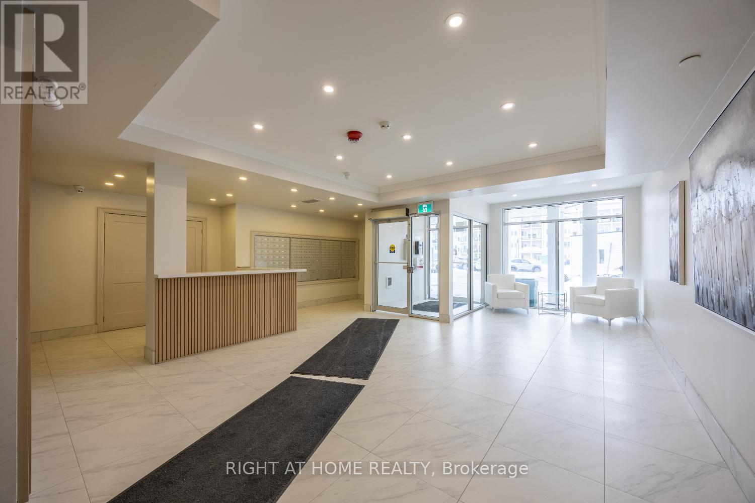 402 - 50 Lakebreeze Drive, Clarington (Newcastle), Ontario  L1B 0V9 - Photo 4 - E12806514