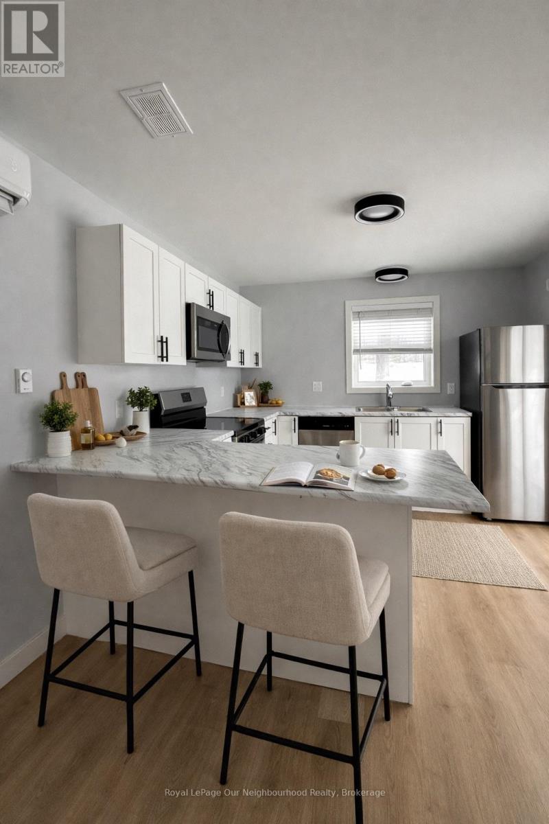 Unit 3 - 1382 Leighton Road, Peterborough (Northcrest Ward 5), Ontario  K9H 6W6 - Photo 4 - X12807398