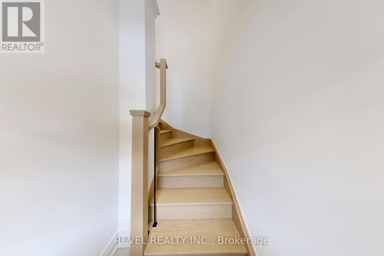 18 Marret Lane, Clarington (Newcastle), Ontario  L1B 0X2 - Photo 3 - E12807496