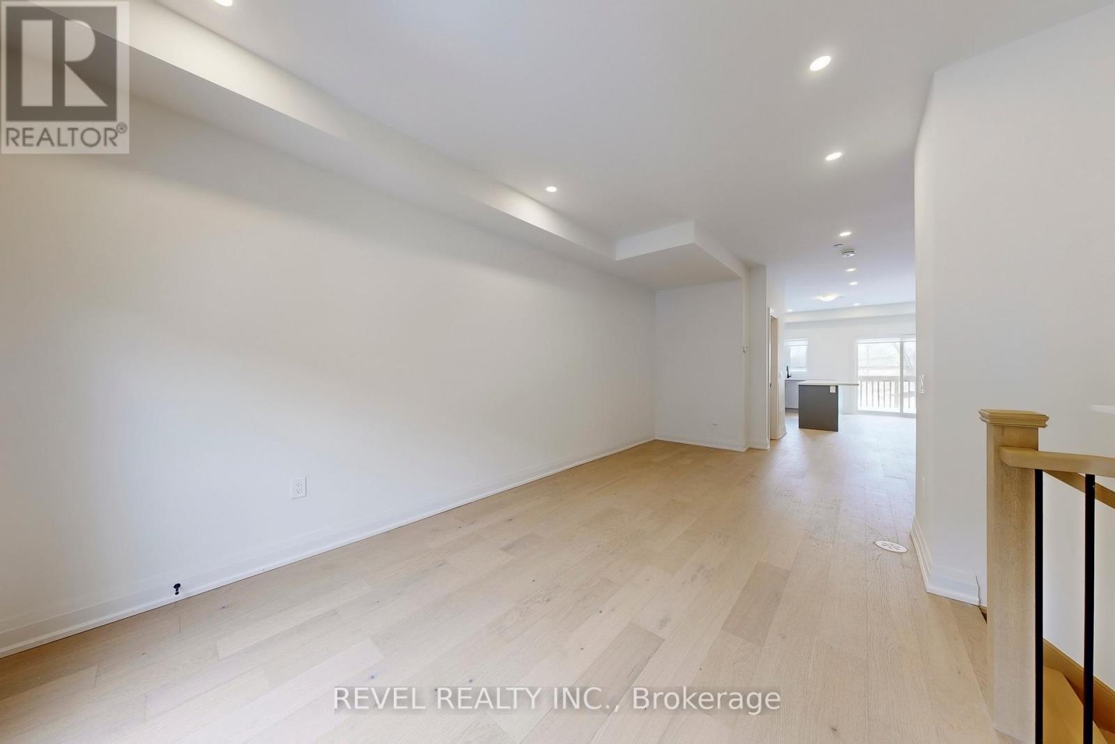 18 Marret Lane, Clarington (Newcastle), Ontario  L1B 0X2 - Photo 7 - E12807496