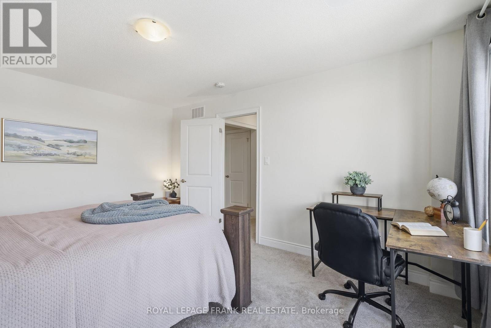 60 Hennessey Crescent, Kawartha Lakes (Lindsay), Ontario  K9V 0P3 - Photo 27 - X12807752